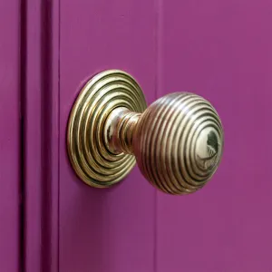 Classic Reeded Beehive Door Pull - Brass