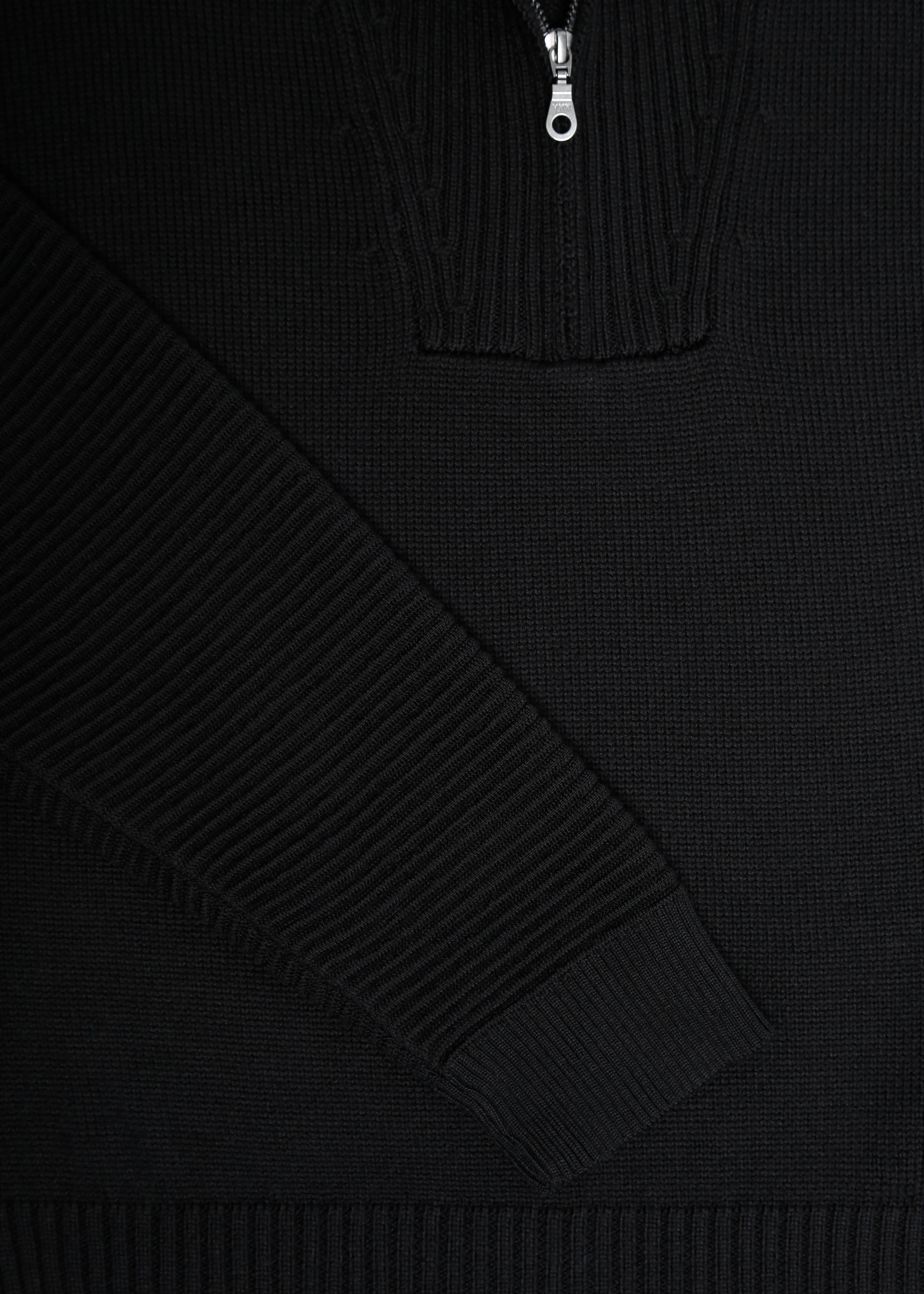 W24 | HUGO KNIT SWEAT / BLACK